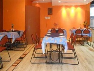 Hotel Celebration Kanpur Buitenkant foto